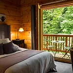 Les Grands Frenes Bed & Breakfast 4*