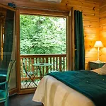 Les Grands Frenes Bed & Breakfast 4*