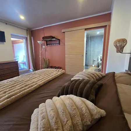 Bed and breakfast Les Grands Frenes 4*