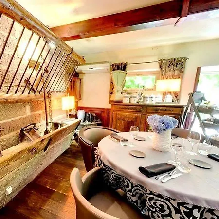 Les Grands Frenes Bed & Breakfast 3*