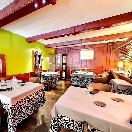 Les Grands Frenes Bed & Breakfast 4*