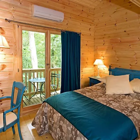 Les Grands Frenes Bed & Breakfast