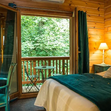 Les Grands Frenes Bed & Breakfast 4*