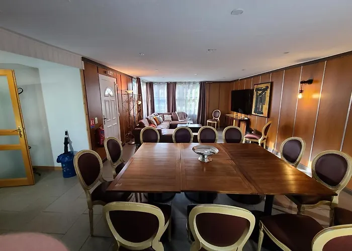 Les Grands Frenes Bed & Breakfast 4*