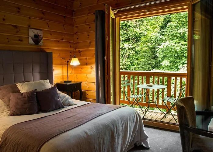 Les Grands Frenes Bed & Breakfast 4*