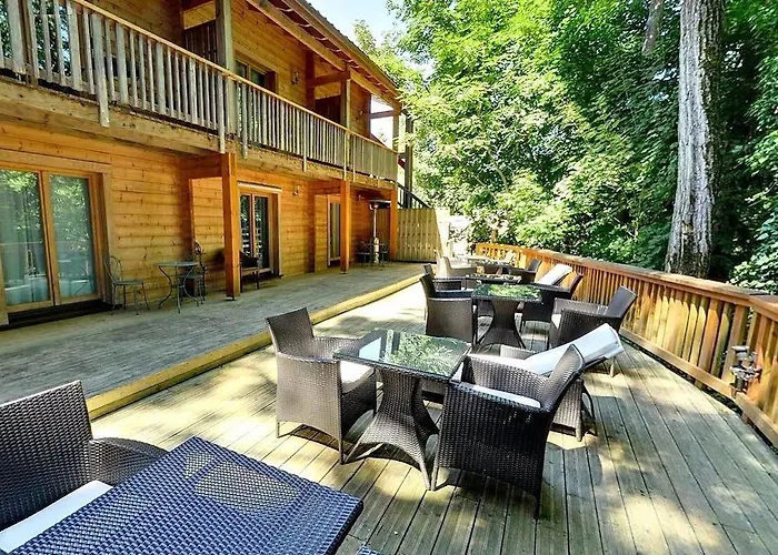 Les Grands Frenes Bed & Breakfast 4*