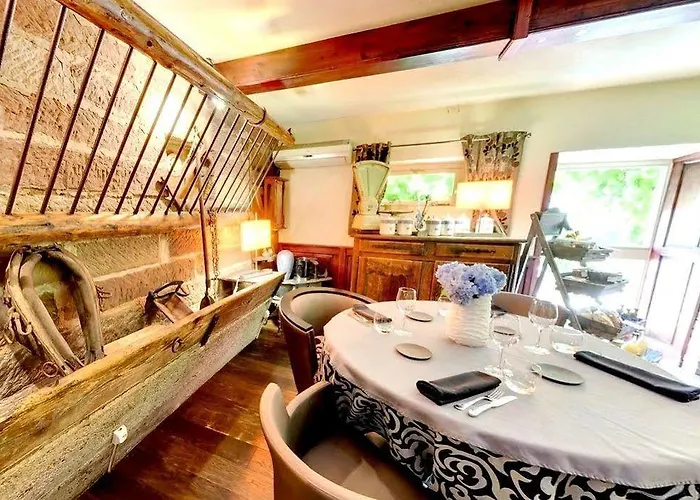 Les Grands Frenes Bed & Breakfast 4*