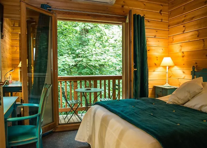 Les Grands Frenes Bed & Breakfast 4*